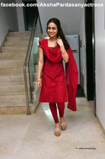 Aksha Pardasany feet photo 1