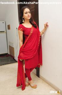 Aksha Pardasany feet photo 18