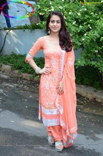 Aksha Pardasany feet photo 3