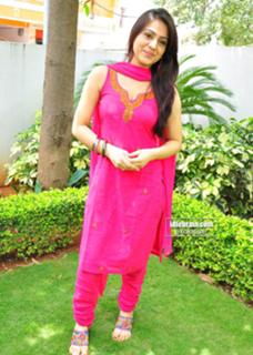 Aksha Pardasany feet photo 2