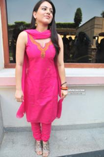 Aksha Pardasany feet photo 4