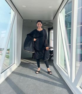 Akshara Singh feet photo 16