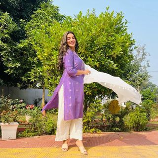Akshara Singh feet photo 9