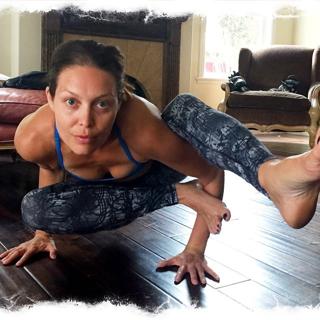 Alaina Huffman feet photo 10
