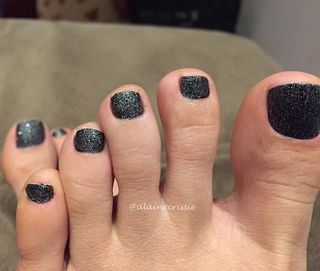 Alaine Crissiê feet photo thumbnail