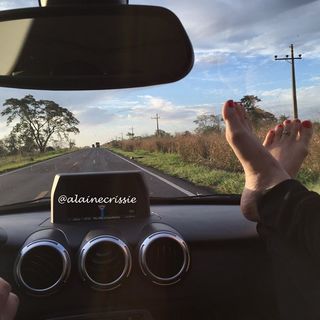 Alaine Crissiê feet photo thumbnail