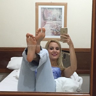 Alaine Crissiê feet photo thumbnail