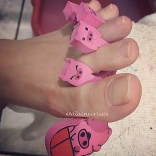 Alaine Crissiê feet photo thumbnail