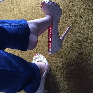 Alaine Crissiê feet photo thumbnail