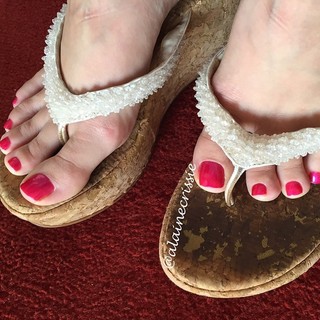 Alaine Crissiê feet photo thumbnail
