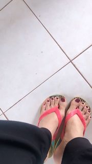 Alaine Crissiê feet photo thumbnail
