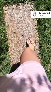 Alaine Crissiê feet photo thumbnail