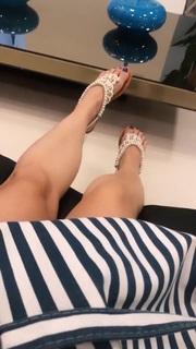 Alaine Crissiê feet photo thumbnail