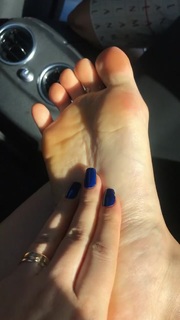 Alaine Crissiê feet photo thumbnail