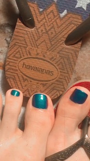 Alaine Crissiê feet photo thumbnail