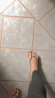 Alaine Crissiê feet photo thumbnail