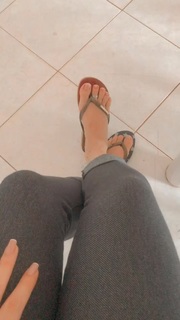 Alaine Crissiê feet photo thumbnail