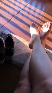 Alaine Crissiê feet photo thumbnail