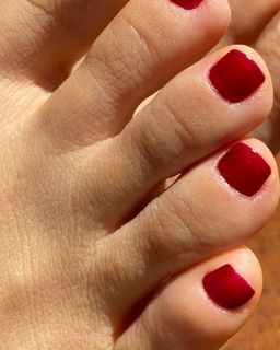 Alaine Crissiê feet photo thumbnail