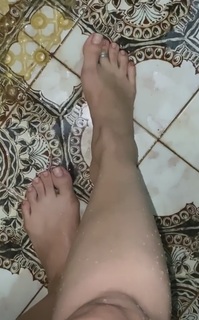 Alaine Crissiê feet photo thumbnail