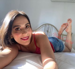 Alaine Crissiê feet photo thumbnail