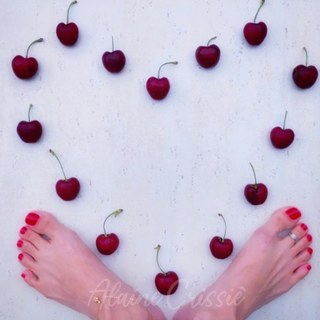 Alaine Crissiê feet photo thumbnail