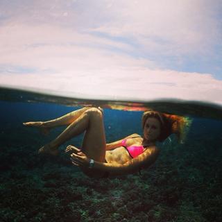 Alana Blanchard feet photo thumbnail