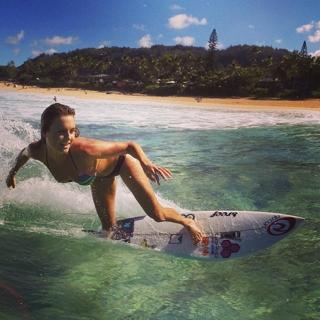 Alana Blanchard feet photo thumbnail