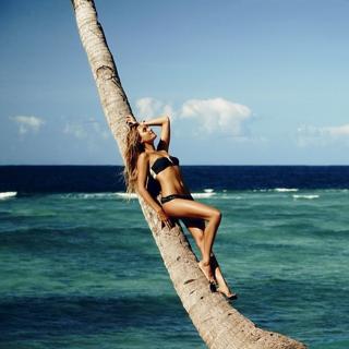 Alana Blanchard feet photo thumbnail