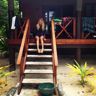 Alana Blanchard feet photo thumbnail