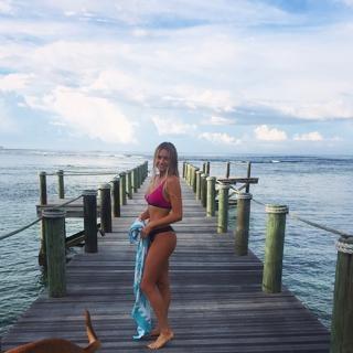 Alana Blanchard feet photo thumbnail