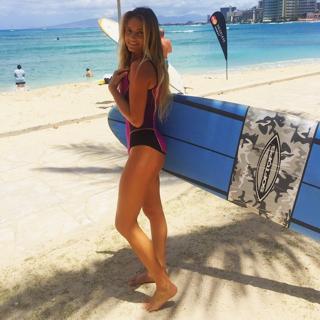 Alana Blanchard feet photo thumbnail