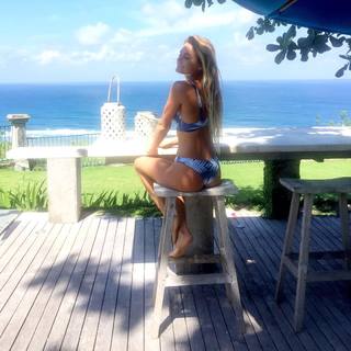 Alana Blanchard feet photo thumbnail