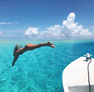 Alana Blanchard feet photo thumbnail