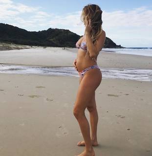 Alana Blanchard feet photo thumbnail