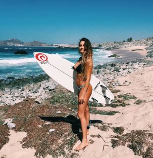 Alana Blanchard feet photo thumbnail