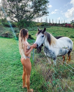 Alana Blanchard feet photo thumbnail
