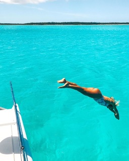 Alana Blanchard feet photo thumbnail