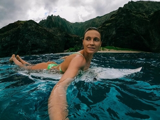 Alana Blanchard feet photo thumbnail