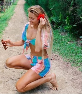 Alana Blanchard feet photo thumbnail