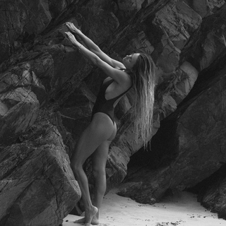Alana Blanchard feet photo thumbnail