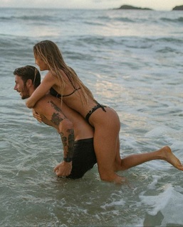 Alana Blanchard feet photo thumbnail