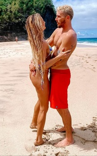 Alana Blanchard feet photo thumbnail