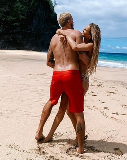 Alana Blanchard feet photo thumbnail
