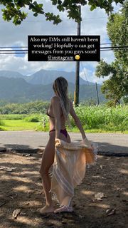 Alana Blanchard feet photo thumbnail