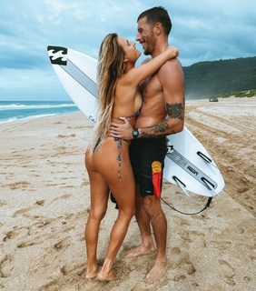 Alana Blanchard feet photo thumbnail