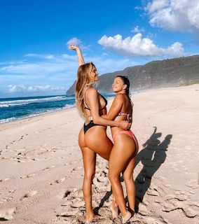 Alana Blanchard feet photo thumbnail