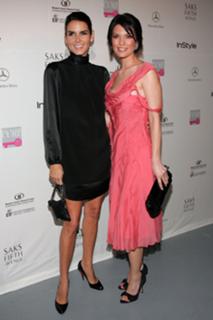 Alana De La Garza feet photo thumbnail
