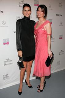 Alana De La Garza feet photo thumbnail