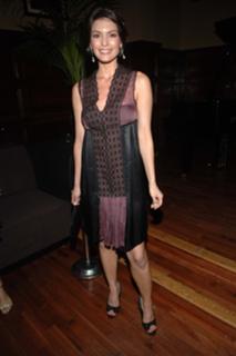 Alana De La Garza feet photo thumbnail